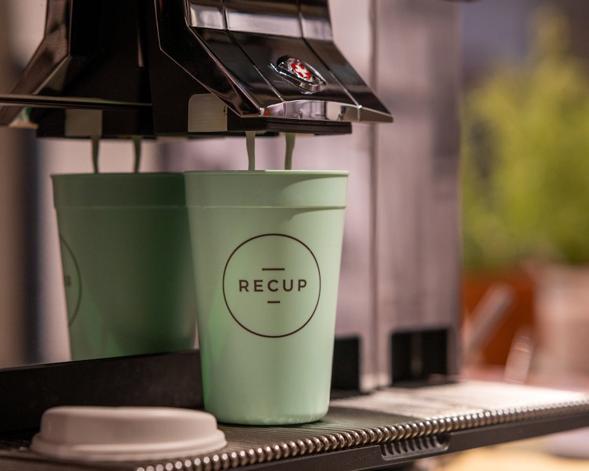 Becher und Essen togo